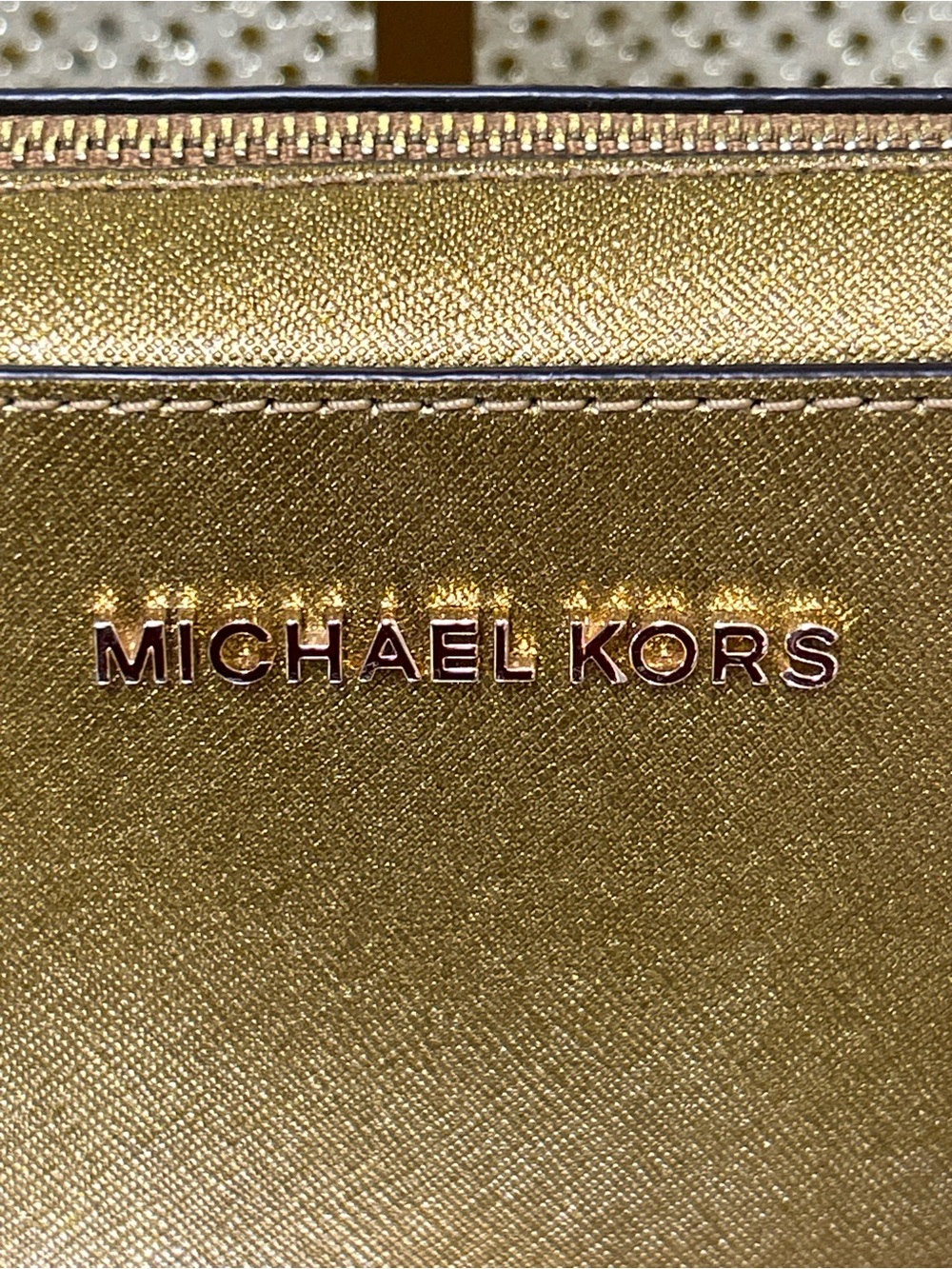 Michael Kors Gold Crossbody Bag Approx. 9.5 x 6.5 x 2 - Picture 6 of 16